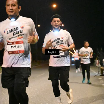 Runner Photo 7737185