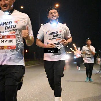 Runner Photo 7737189