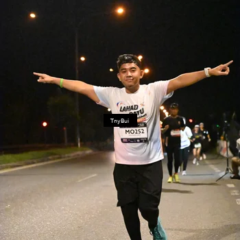 Runner Photo 7737359