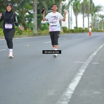 Runner Photo 7737462