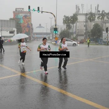 Runner Photo 7737573
