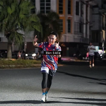 Runner Photo 7737575