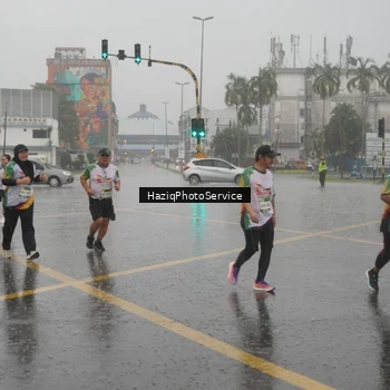 Runner Photo 7737579