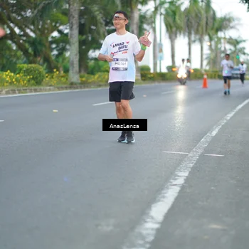 Runner Photo 7737653
