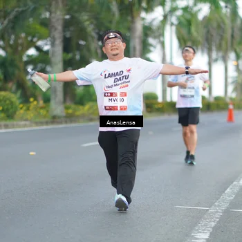Runner Photo 7737655