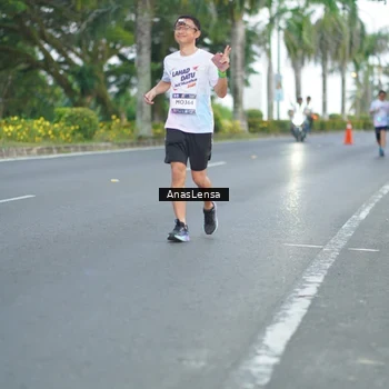 Runner Photo 7737662