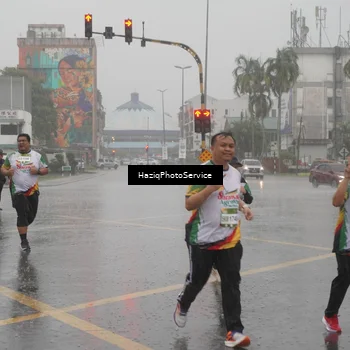 Runner Photo 7737665