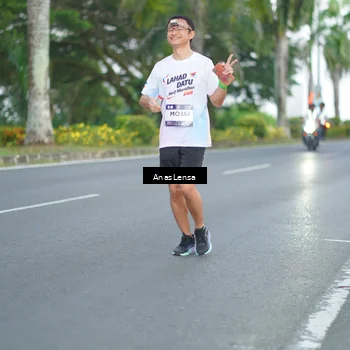 Runner Photo 7737667