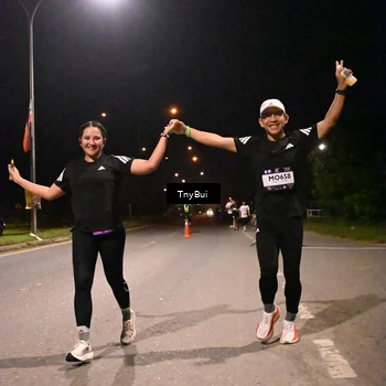Runner Photo 7737700