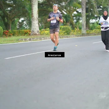 Runner Photo 7737796