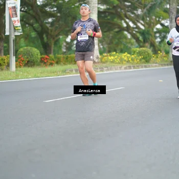 Runner Photo 7737811
