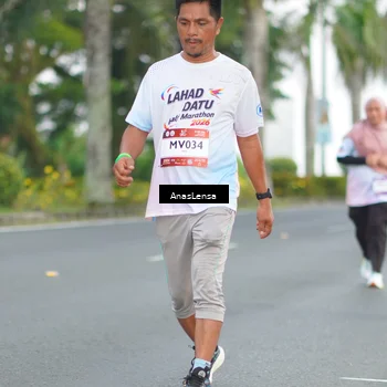 Runner Photo 7737874