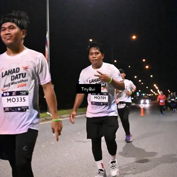 Runner Photo 7737877