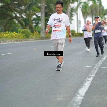 Runner Photo 7737880