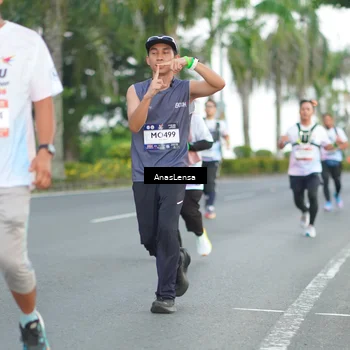 Runner Photo 7737921
