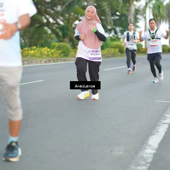 Runner Photo 7737932