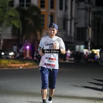 Runner Photo 7737940