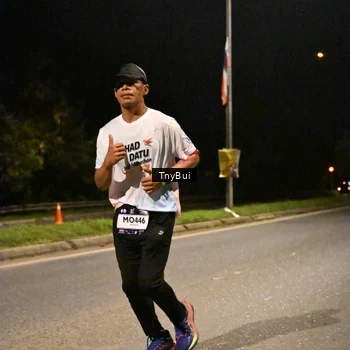 Runner Photo 7737946