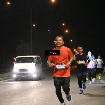 Runner Photo 7737976