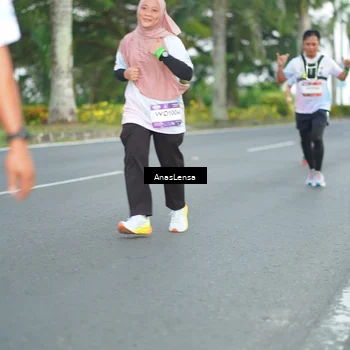 Runner Photo 7737982