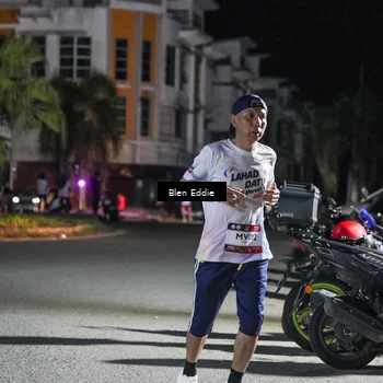Runner Photo 7738004