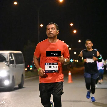 Runner Photo 7738012