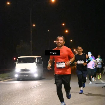 Runner Photo 7738016
