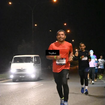 Runner Photo 7738031