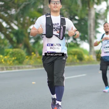 Runner Photo 7738043