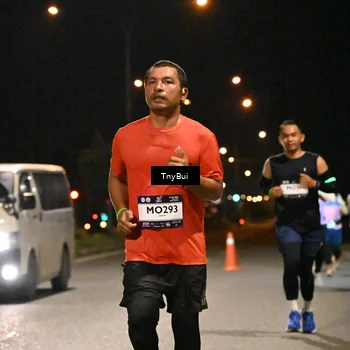 Runner Photo 7738097