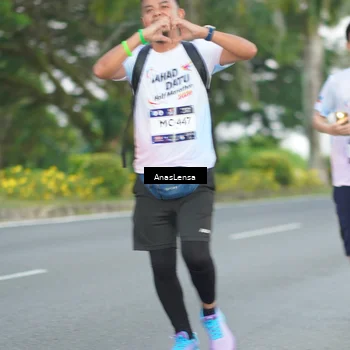 Runner Photo 7738100