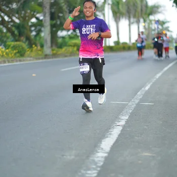 Runner Photo 7738174