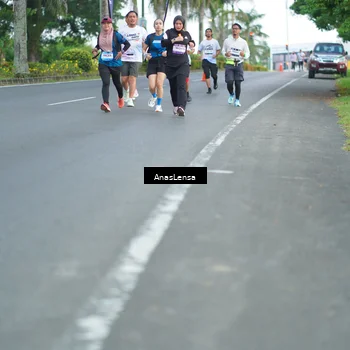 Runner Photo 7738198