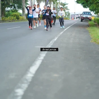 Runner Photo 7738542