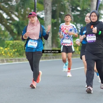 Runner Photo 7738544
