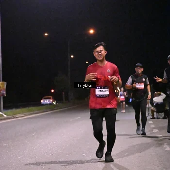 Runner Photo 7738797