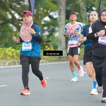 Runner Photo 7738871