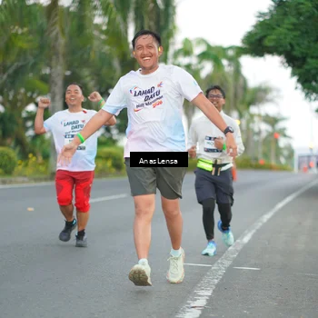Runner Photo 7738958
