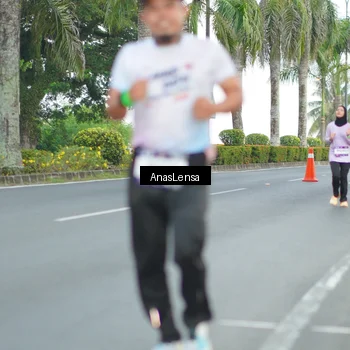Runner Photo 7738998