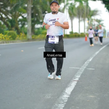 Runner Photo 7738999