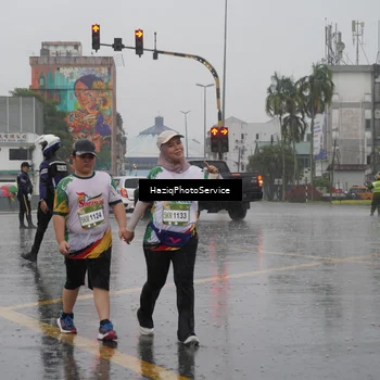 Runner Photo 7739005
