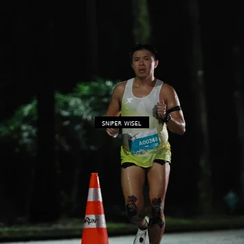 Runner Photo 7739010