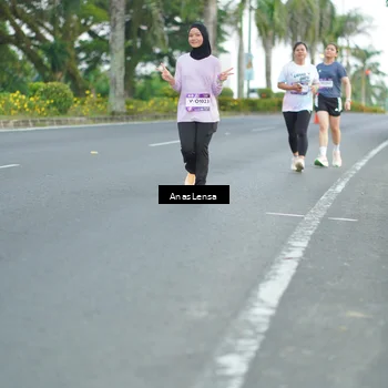 Runner Photo 7739012