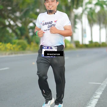 Runner Photo 7739013