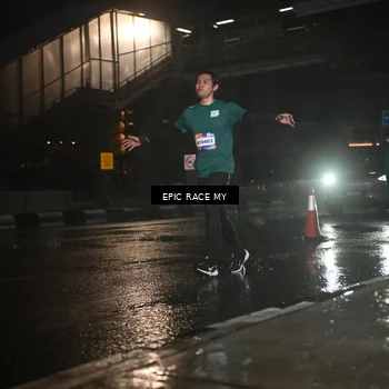 Runner Photo 7739033