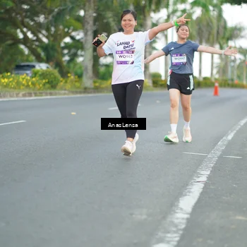 Runner Photo 7739047