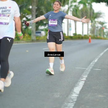 Runner Photo 7739062