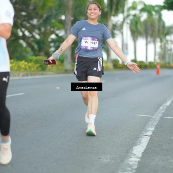 Runner Photo 7739073