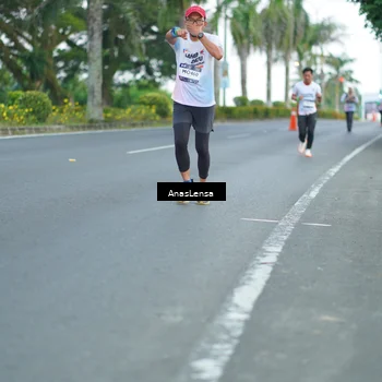 Runner Photo 7739098