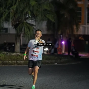 Runner Photo 7739101